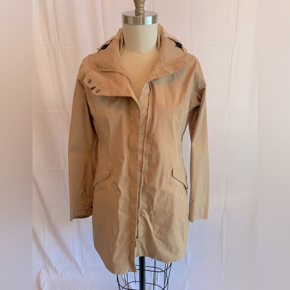 Patagonia long Tan rain jacket medium waterproof